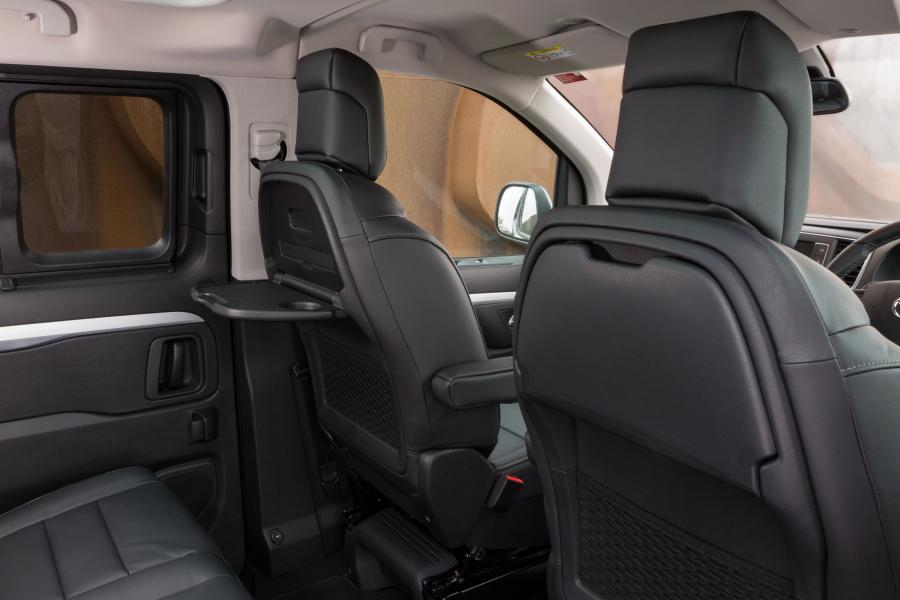 Интерьер Toyota ProAce Verso Compact 2016 года  (UK) (фото 3 из 24)